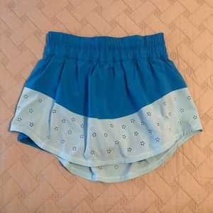 Lululemon Breeze By Blue Skirt Laser Cut Sz 4 EUC